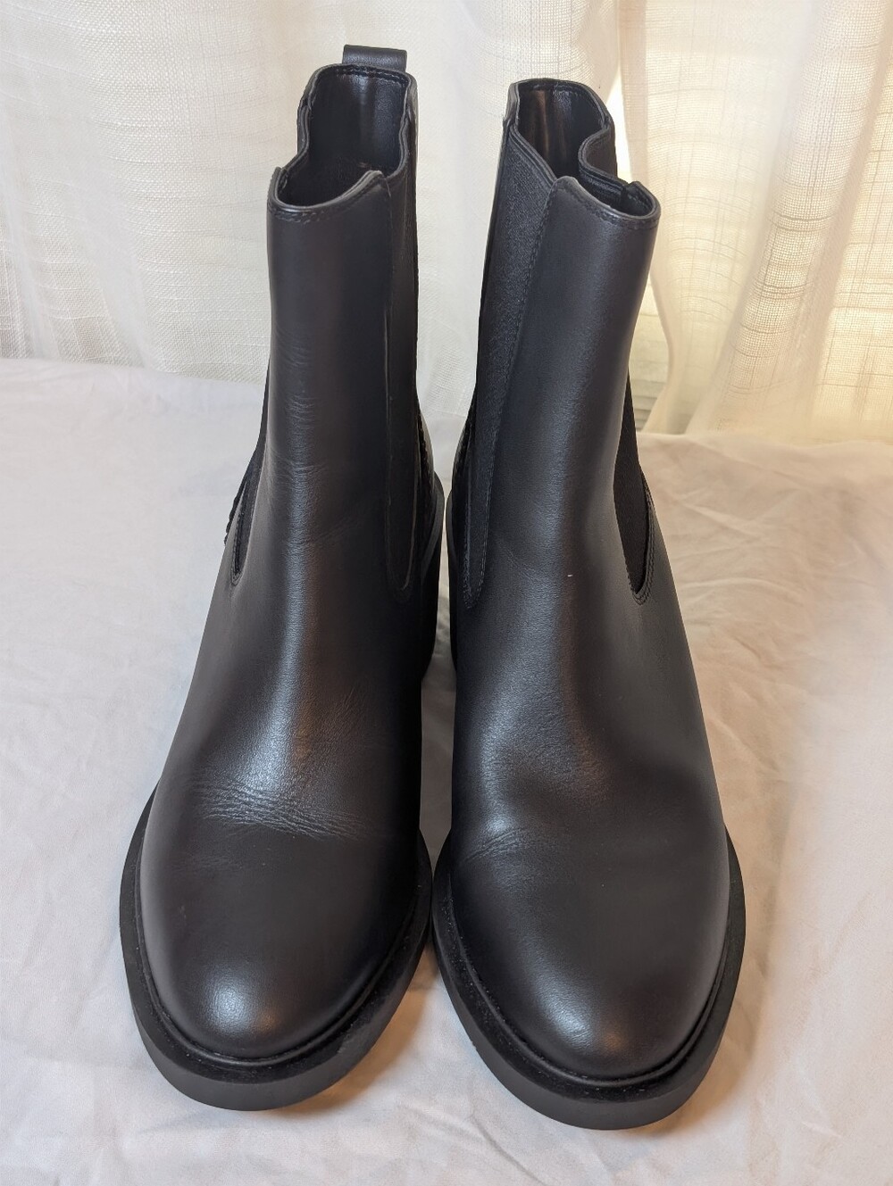 Kate Spade Drew Heeled Chelsea Bootie Size 8B Black Quiet Luxury Ankle Boot - Picture 4 of 14
